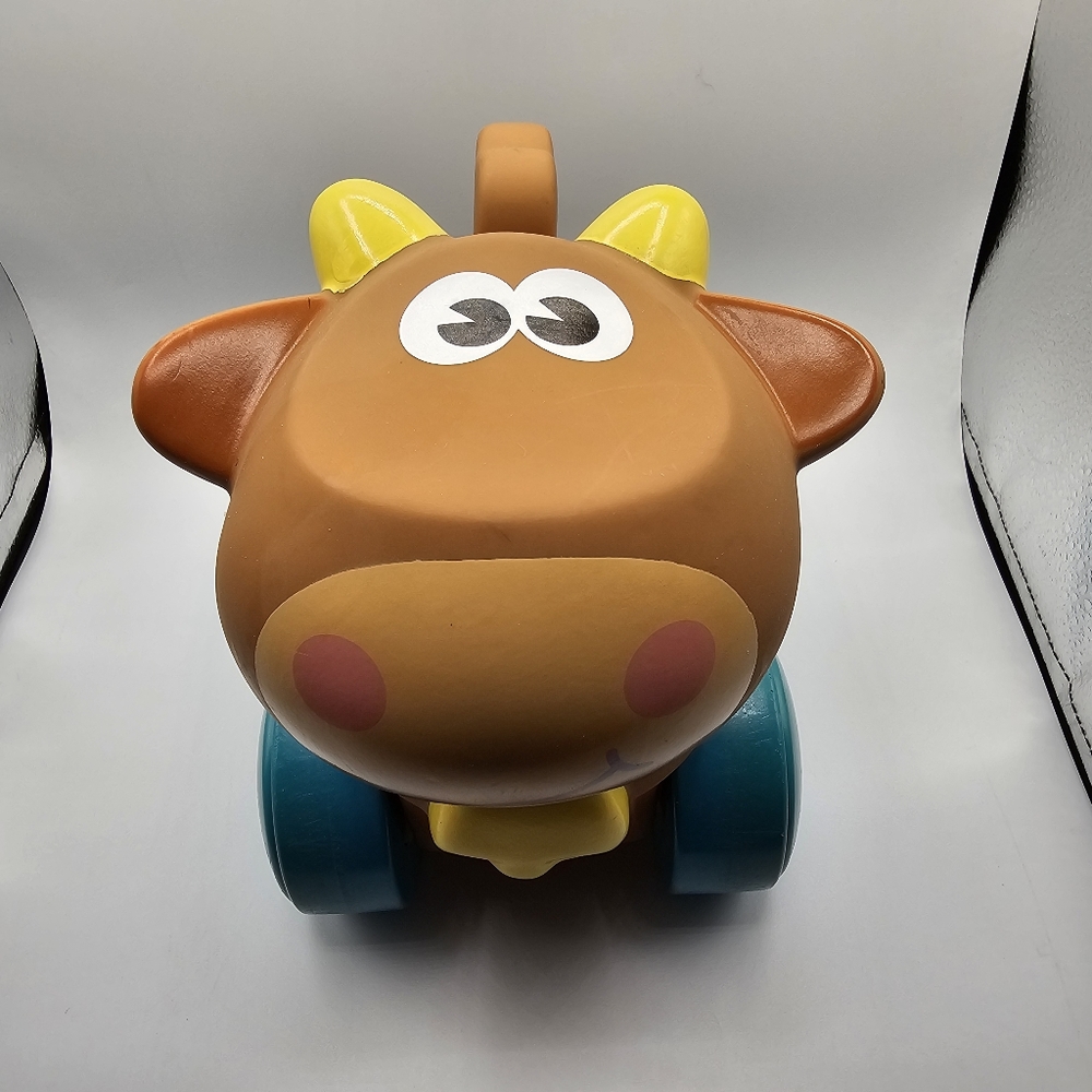 2009 Hasbro Kid Toddler Playskool Rolling Cow Animal Wheel Pals 9" Toy Musical